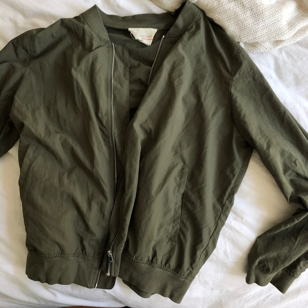 Green bomber jacket (lightweight)